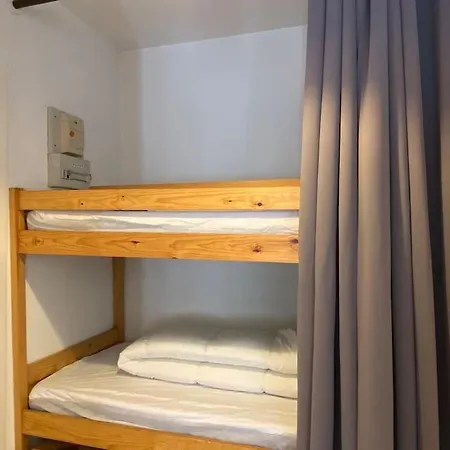 Daire Pied-a-terre Au Centre De Cauterets. 4 Personnes. *