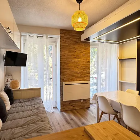 Pied-a-terre Au Centre De Cauterets. 4 Personnes. * Котре
